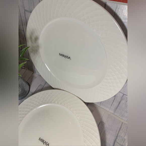 Mikasa Dining Mikasa Trellis Dinner Plates Set2 New Poshmark